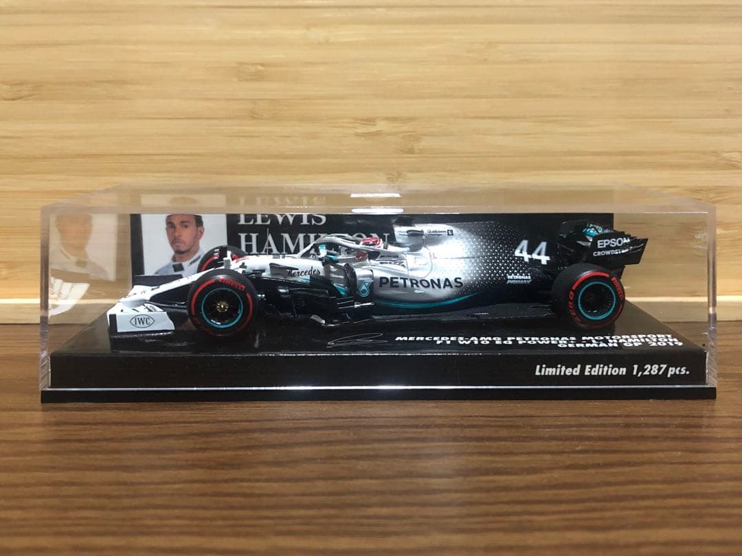 ミニチャンプス1/43 アルファタウリホンダAT01 P.ガスリー サイン入り