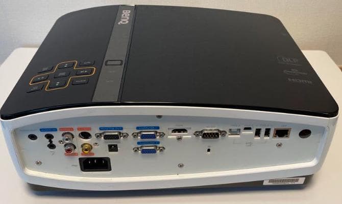 BenQ プロジェクター 本体 キャリングケース付き