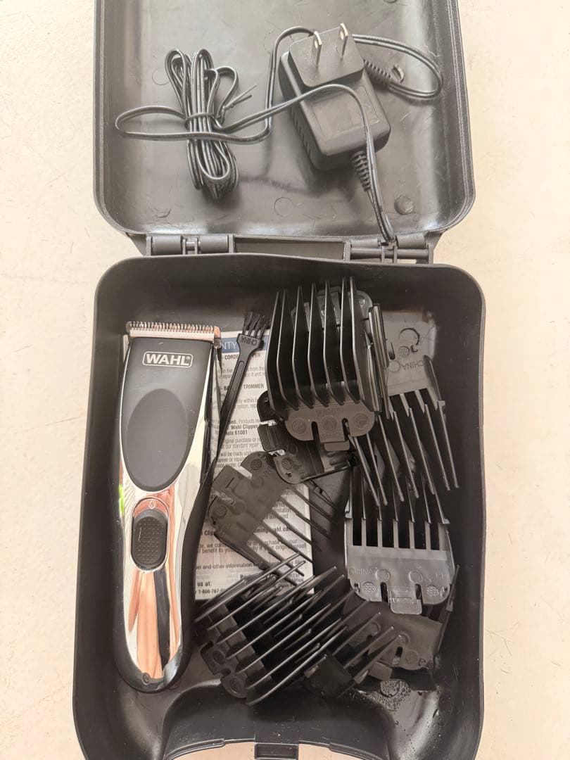 WAHL 充電式バリカン 収納ケース付き