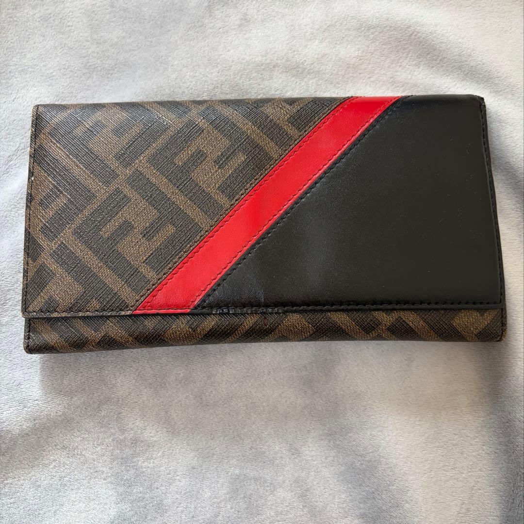 FENDI 長財布 フェンディ FENDI 財布 長財布 フラップ式長財布 かぶせ 小銭入れ付き