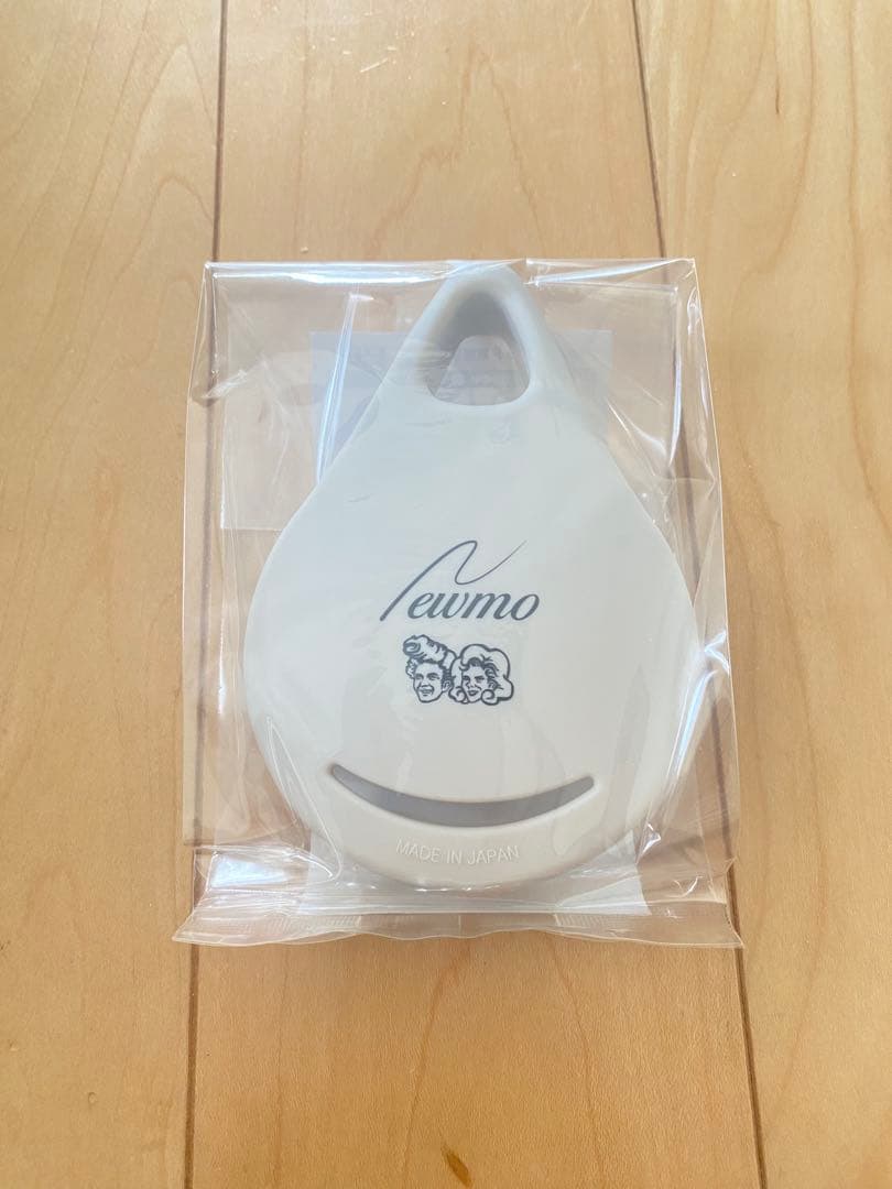 newmo スカルプマッサージブラシ 新品未開封