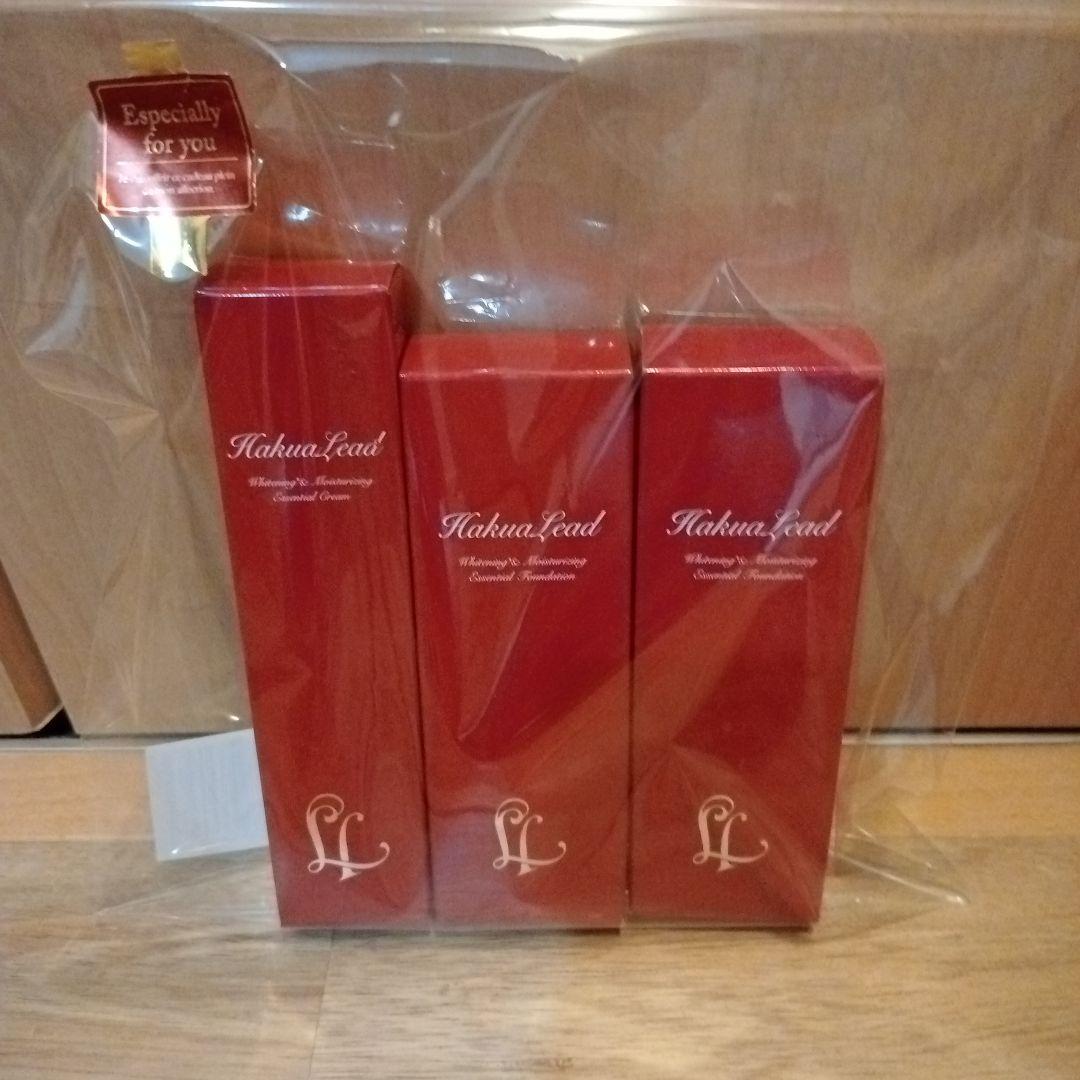 ハクアリード ホワイトニングファンデーション2本 　エッセンシャルクリーム1本