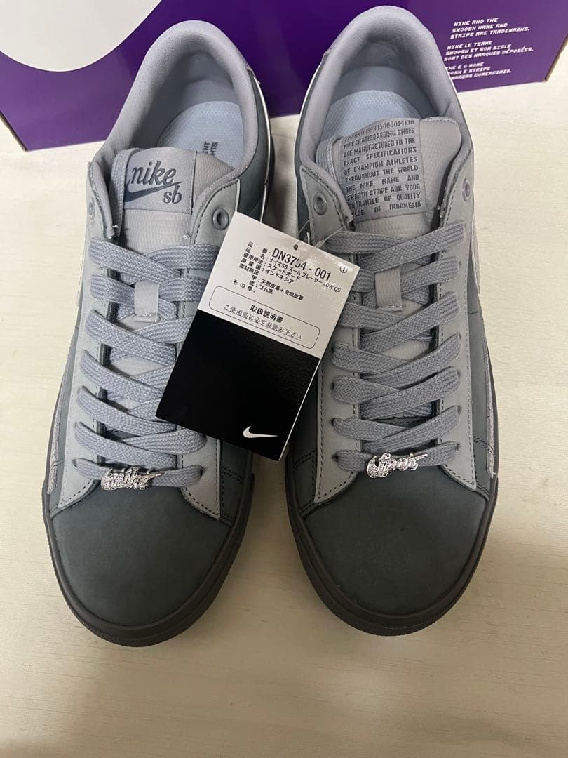 新品　NIKE SB ZOOM BLAZER LOW QS