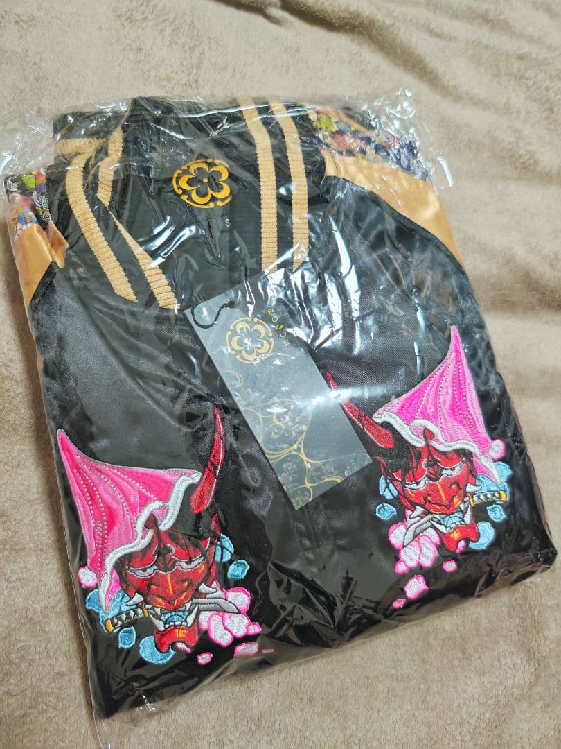 ROGUES スカジャン 未使用近い 日本 刺繍鬼 サテン unisex - メルカリ