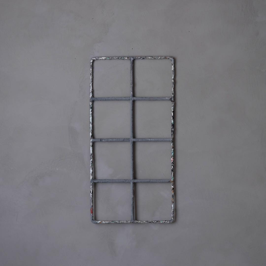 ペンキのついた鉄格子　壁掛け オブジェ アート 美術 芸術 ヴィンテージ 古道具