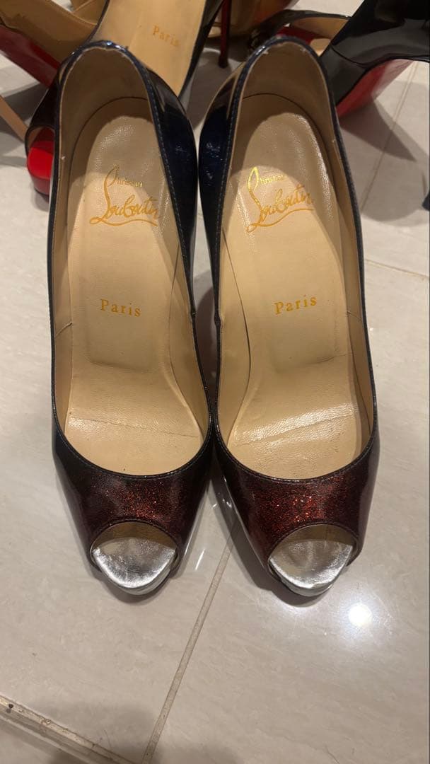 Christian Louboutin オープントゥ　 37ハーフ