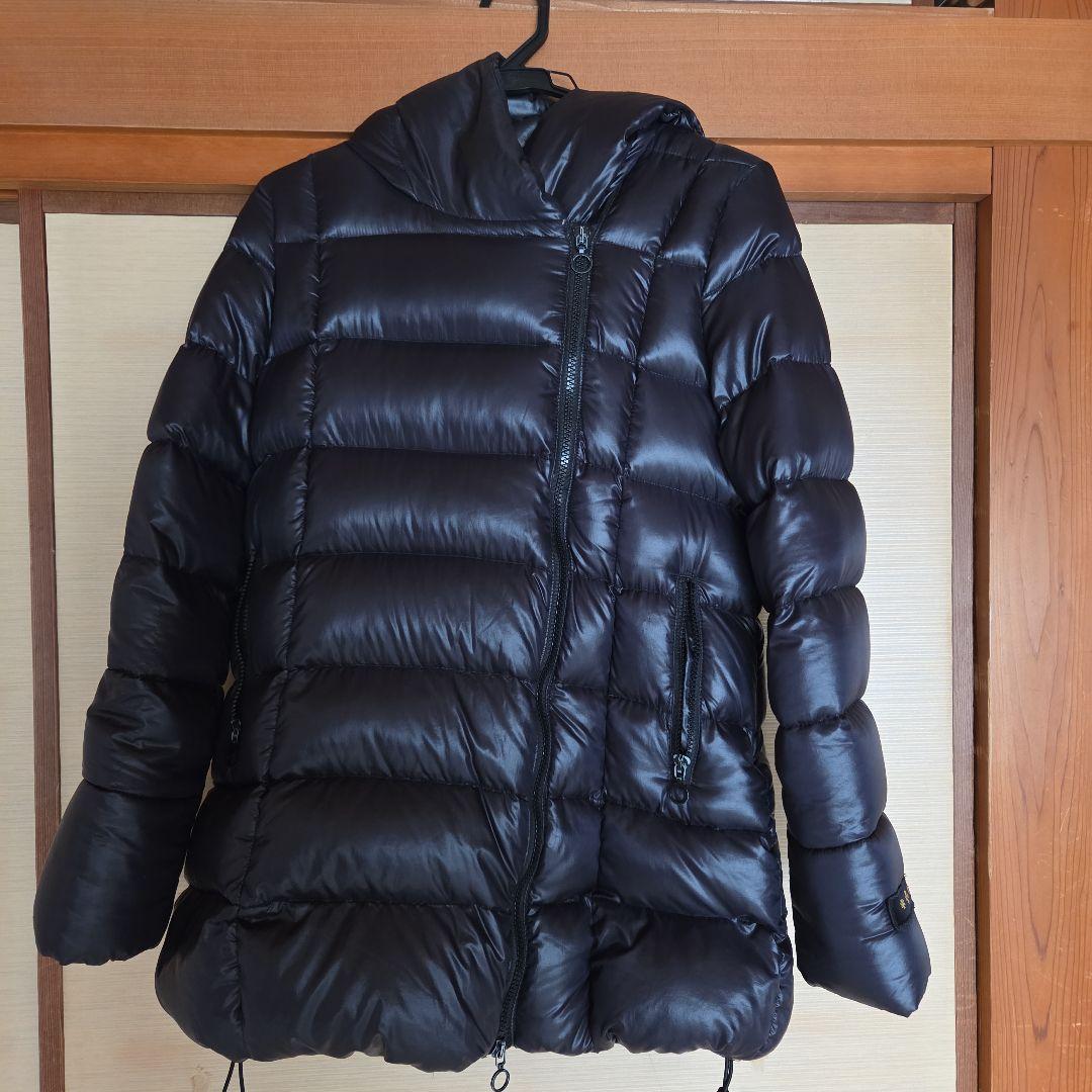 お値下げしました　TATRAS ブラック ダウンジャケット