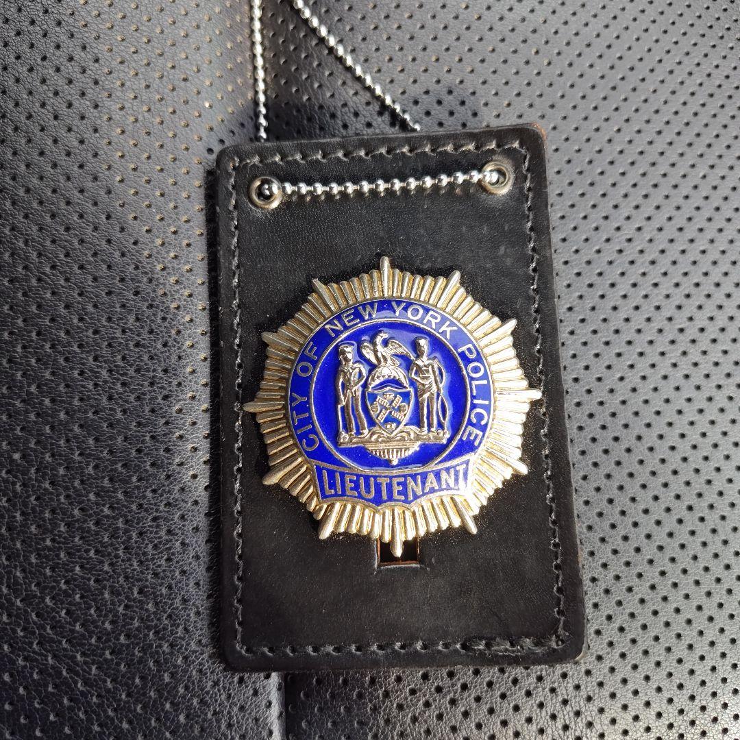 NYPD LIEUTENANT レプリカバッジ　ポリスバッジ