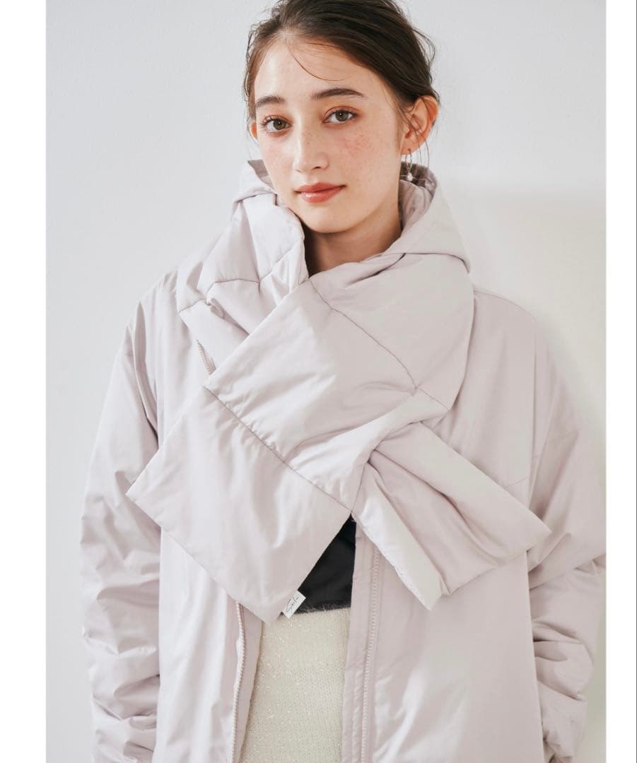 Stola.プリマロフト＆パーテックス マフラー付きコート グレージュ完売