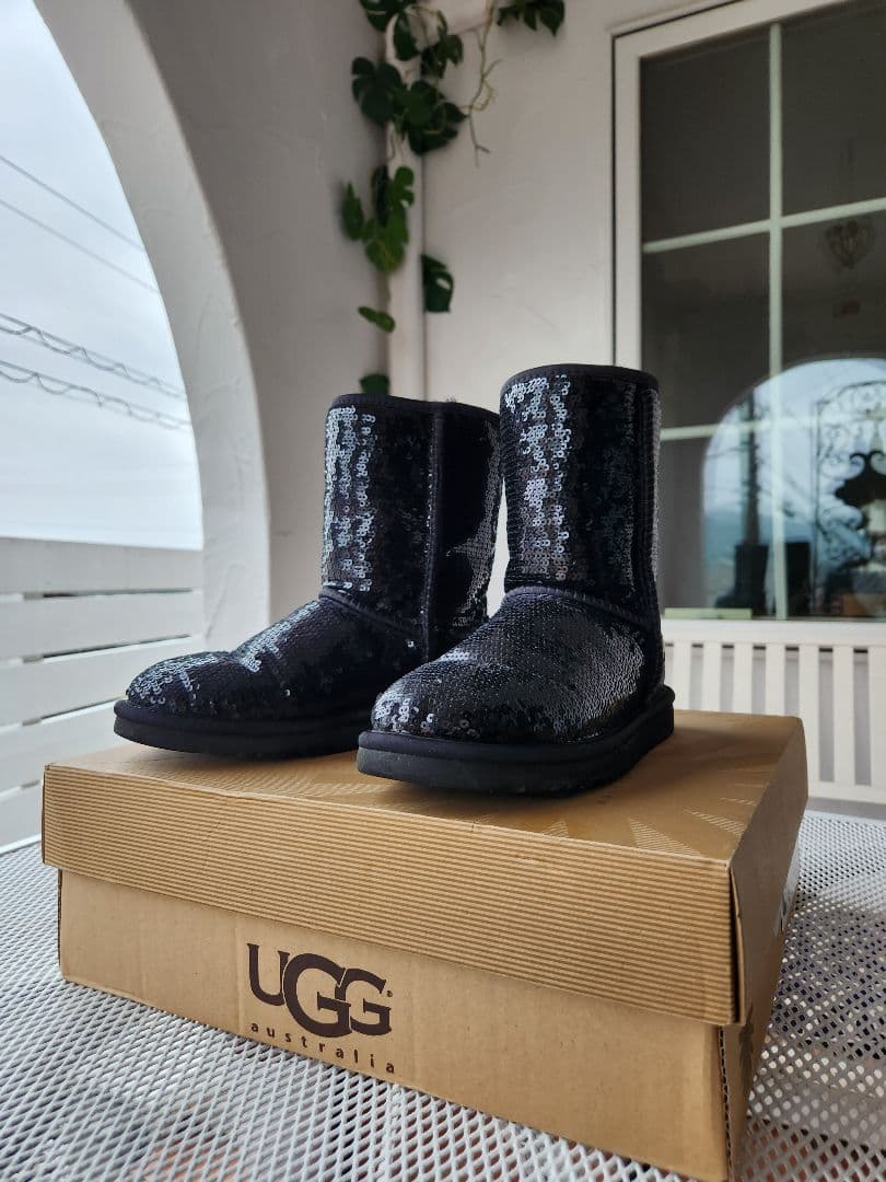 週末価格　UGG　スパンコールブーツ　サイズ22 　美品♪