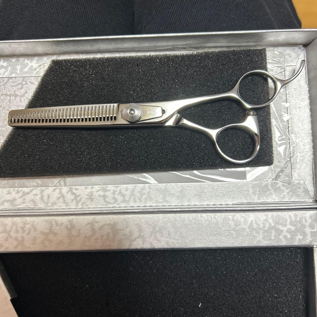 柳生 セニングシザー S30A REOX 美容師理容師 右利き用 - メルカリ