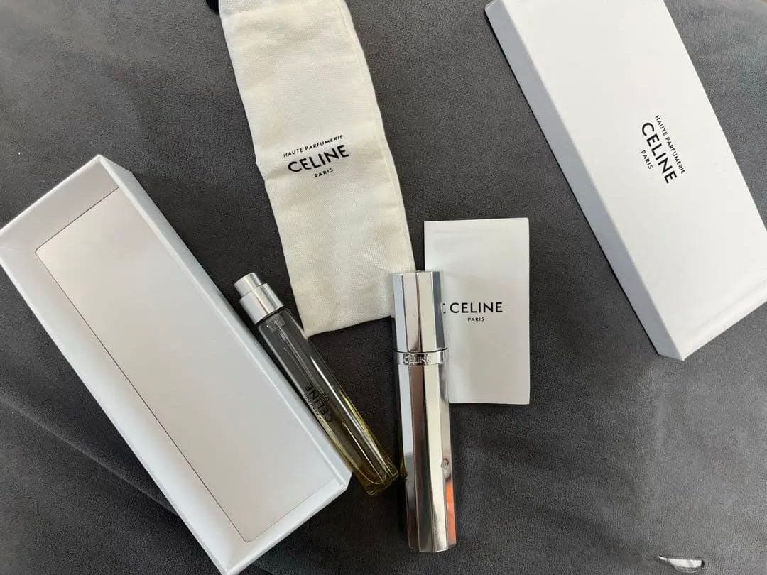 本日お値下げ中‼️セリーヌ香水ケース付き‼️