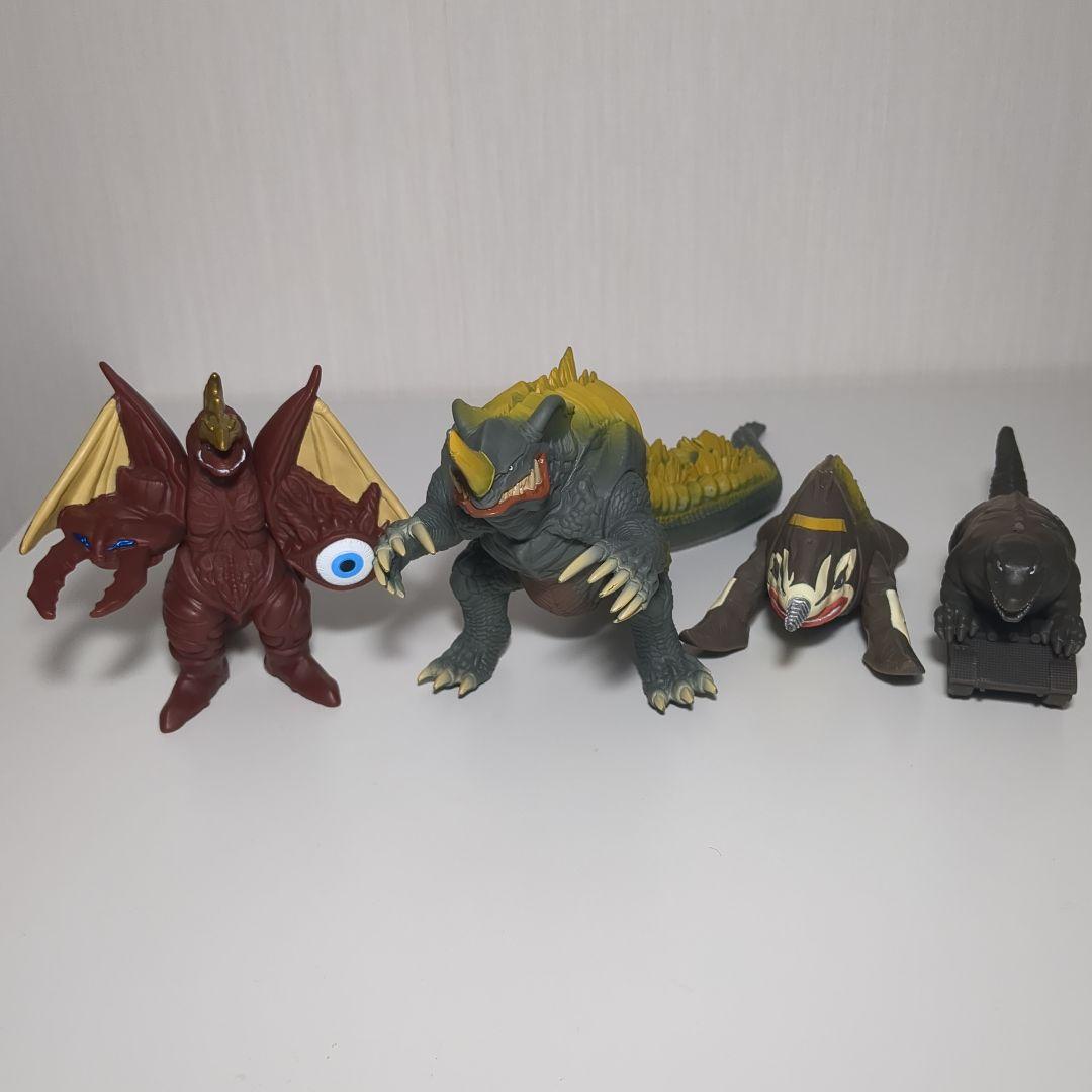 ウルトラマン怪獣 ソフビ 38体セット カード付 ウルトラマン怪獣