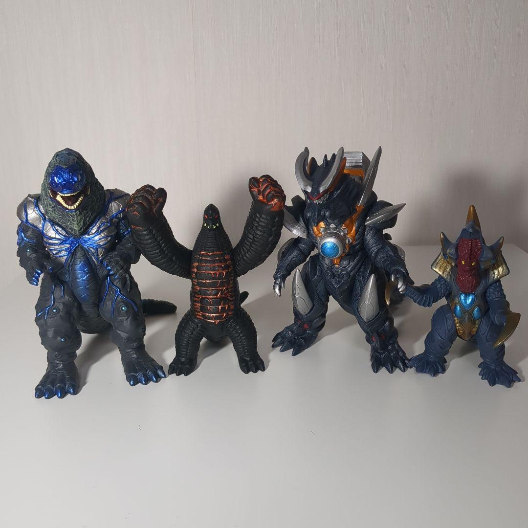 ウルトラマン怪獣 ソフビ 38体セット カード付 ウルトラマン怪獣