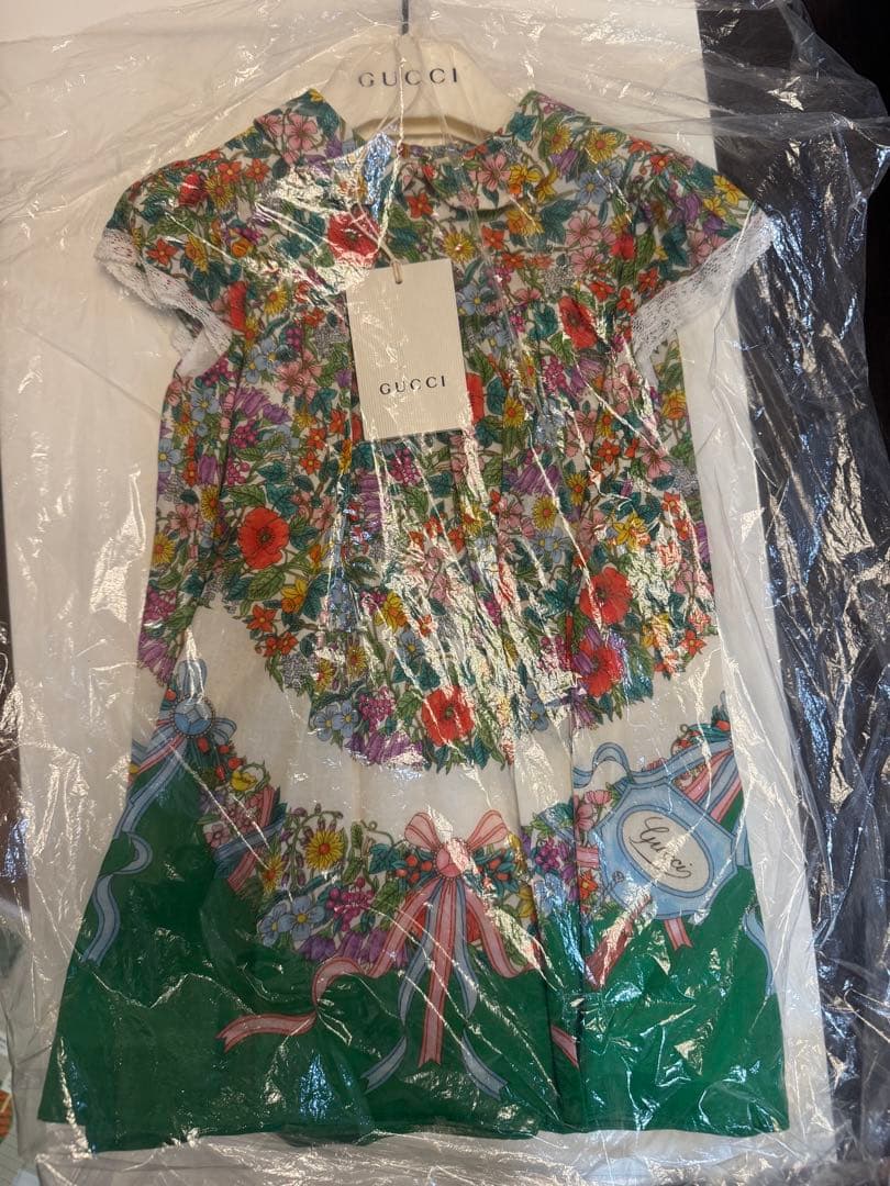 GUCCI 花柄 半袖ワンピース18-24ヶ月