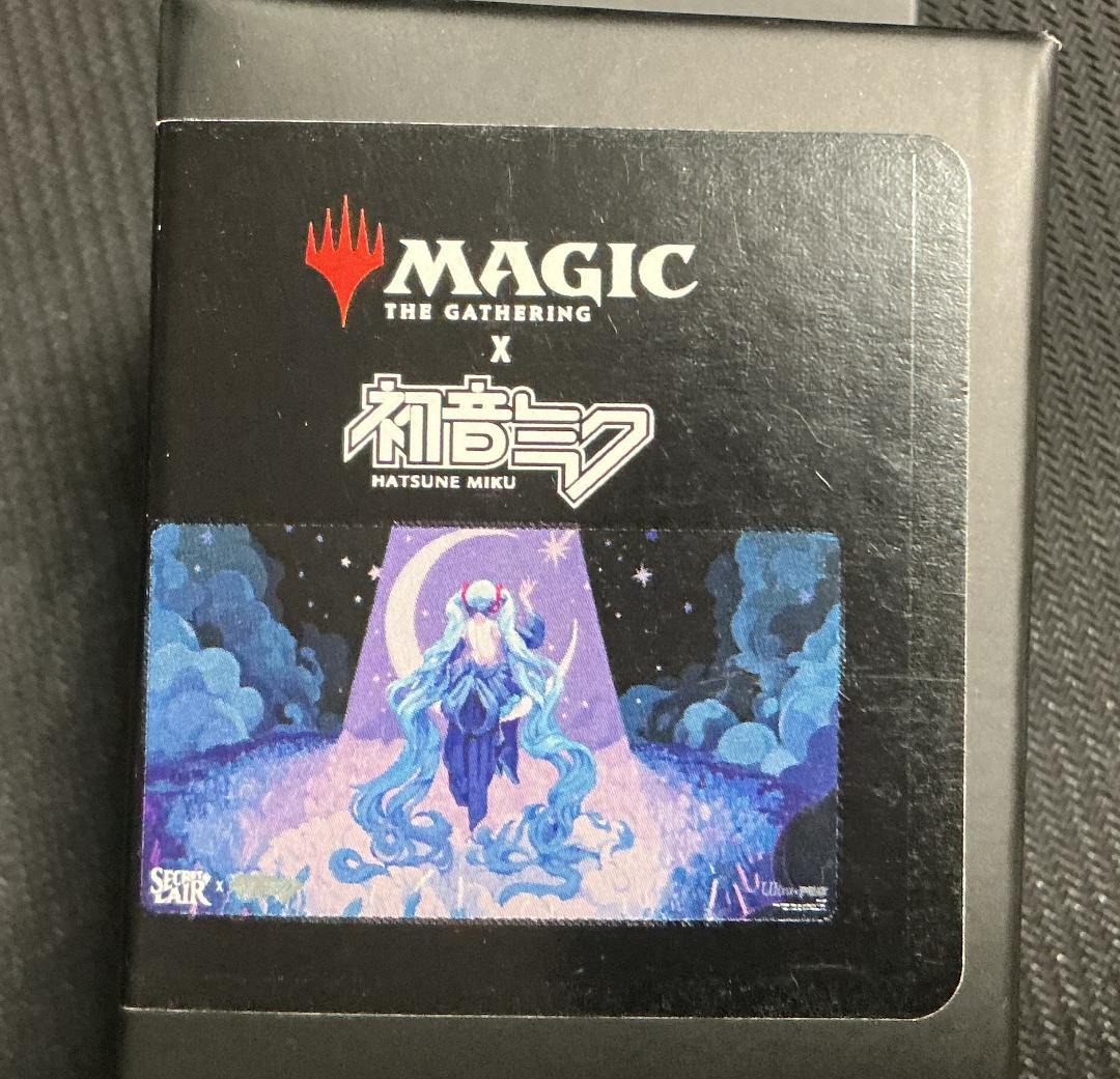 【未開封】初音ミク 感動的な眺望所 プレイマット MTG UltraPro 61PyMD26X-L._AC_UF350,