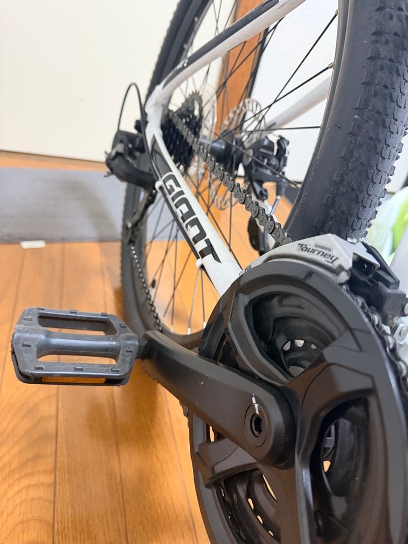 GIANT マウンテンバイク ホワイト local pick up only - メルカリ