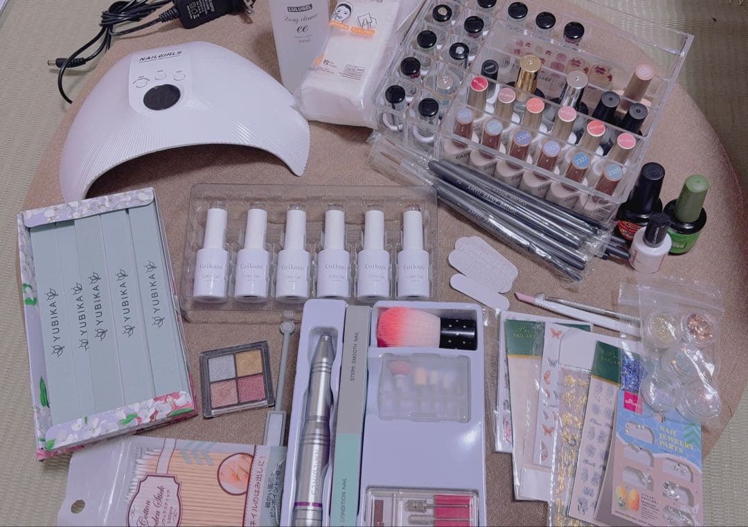 ネイルカラー・UVライト・アートツール・ネイルドリル等セット売り