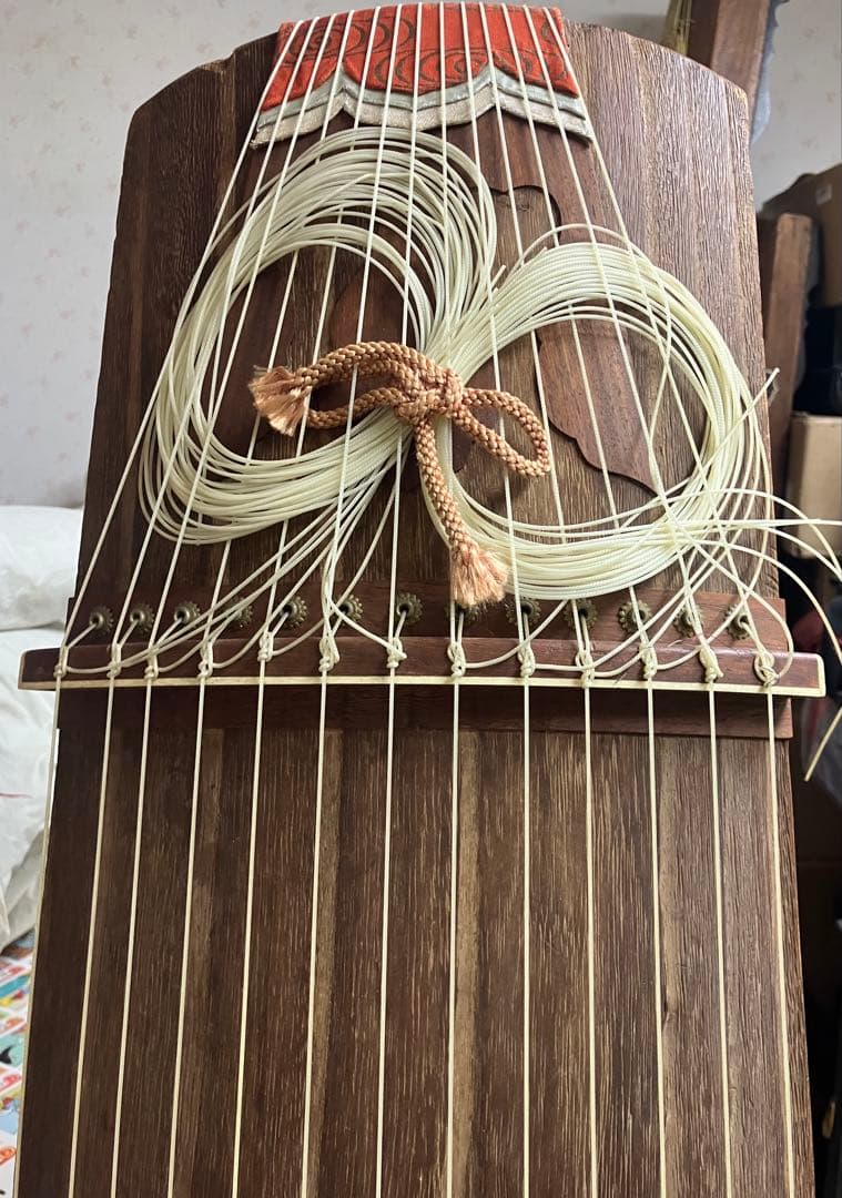 た　13￼弦お琴です。箏曲部での自宅練習用に如何でしょうか