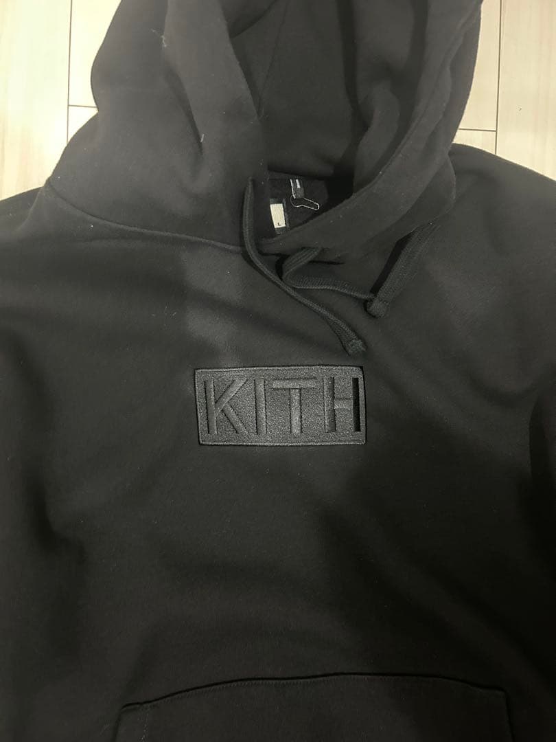KITH ボックスロゴ パーカー - メルカリ
