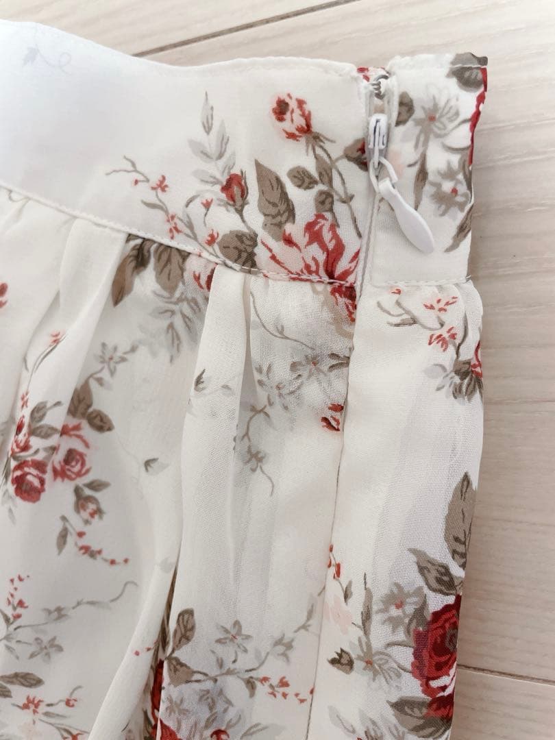 レストローズ L'EST ROSE 花柄スカート - メルカリ