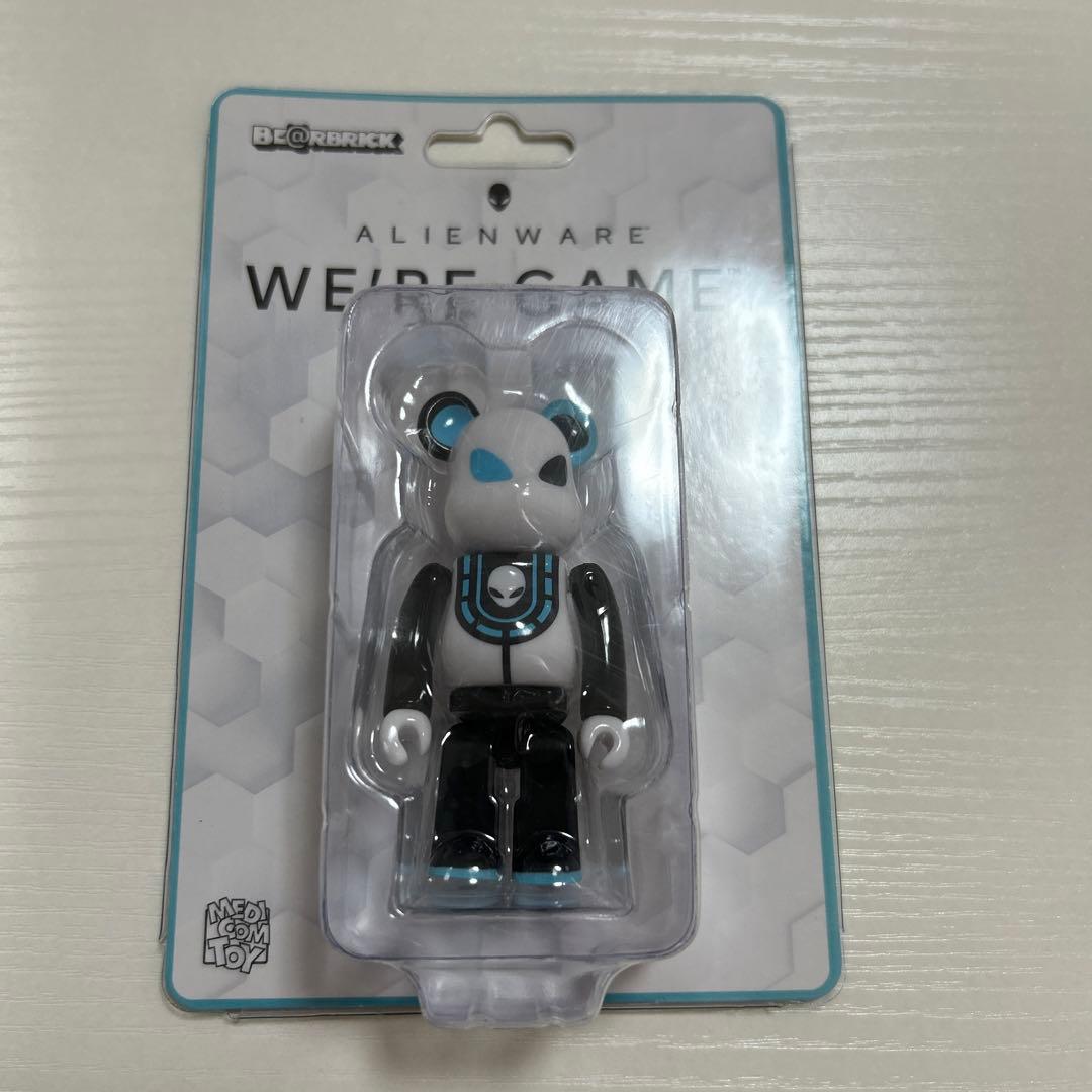ベアブリック エイリアンウェア フィギュア - メルカリ