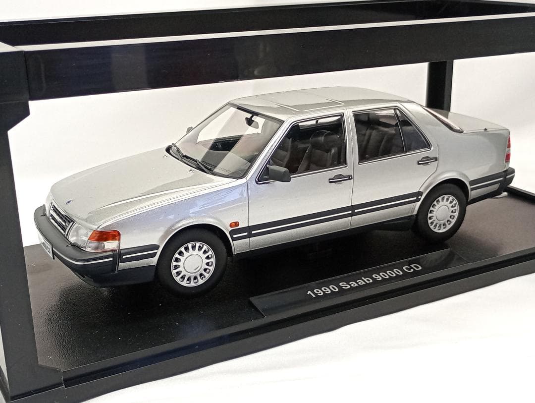 トリプル9 1/18 サーブ 9000 CD ターボ 1990 (シルバー)