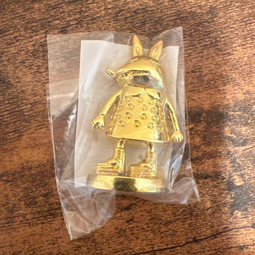 米津玄師 メタルフィギュア ウサギ ゴールド TOUR FOGBOUND ガチャ 米津玄師 2018 LIVE Fogbound 武道館公演レポ⑥ グッズ紹介 | 猫