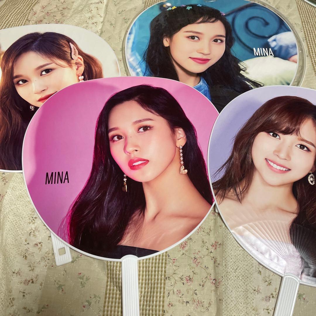 TWICEミナ うちわまとめ売り - メルカリ