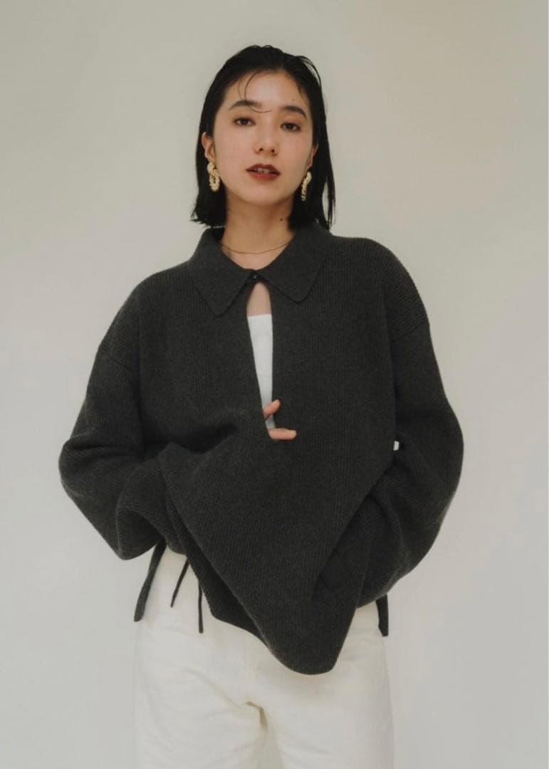 【Knuth Marf】SLIT NECK LOOSE KNIT SMOKE Knuth Marf（クヌースマーフ）の「【Knuth Marf/クヌースマーフ】slit