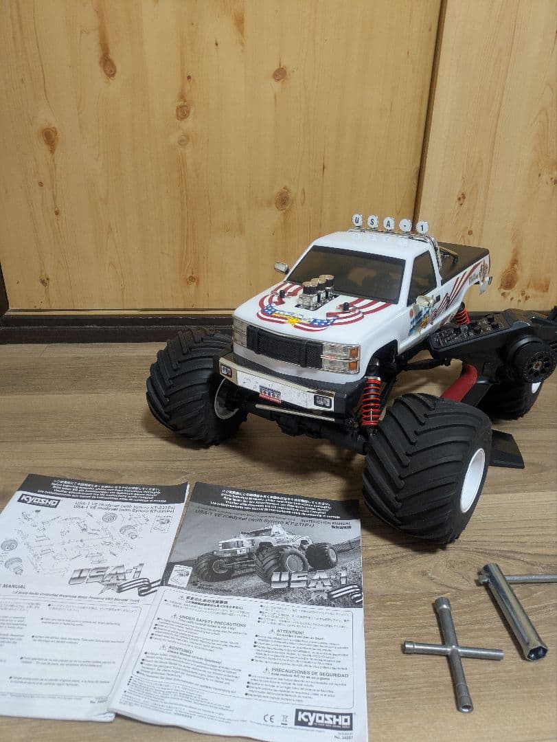 Kyosho USA-1 ラジコン　モンスタートラック　1/8 オフロード　京商 Amazon.co.jp: 京商 1/8 EP MT-4WD モンスタートラック USA-1 VE 電動