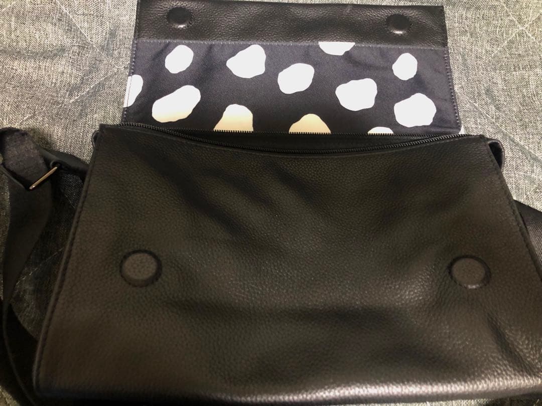 パピヨネ限定カラー完売★ワイドテープショルダー バッグ 内側 ダルメシアン柄