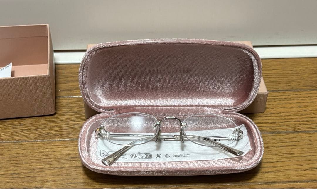 Miu Miu オーバルフレーム アイウェア サングラス 高橋海斗着用