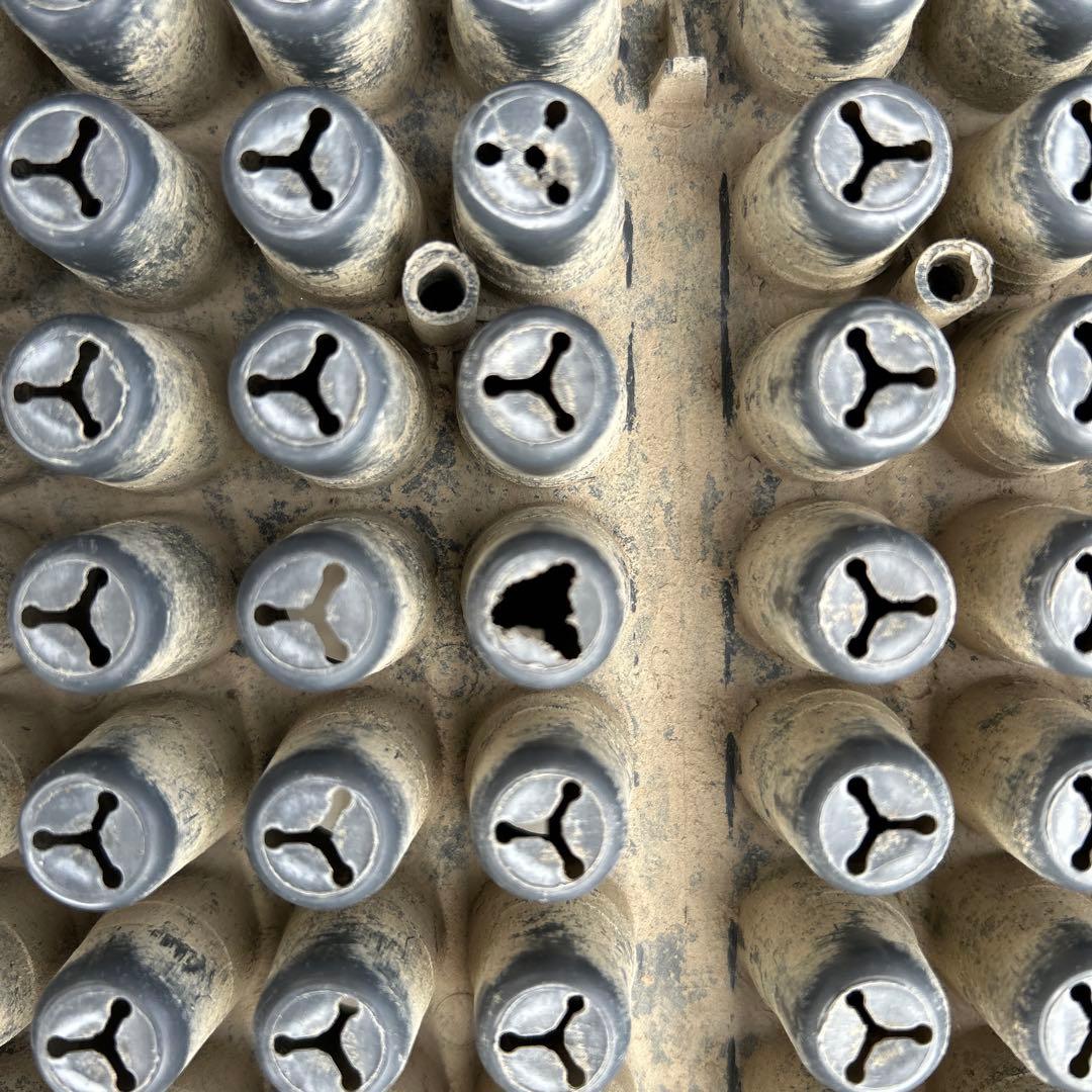 みのるポット育苗箱（448穴30枚セット）中古【送料無料】 - メルカリ