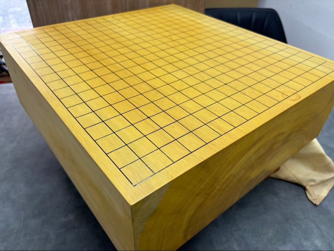 【囲碁/木製】約20キロ　昭和レトロ　脚、へそ付盤　囲碁版　ボードゲーム※蓋付