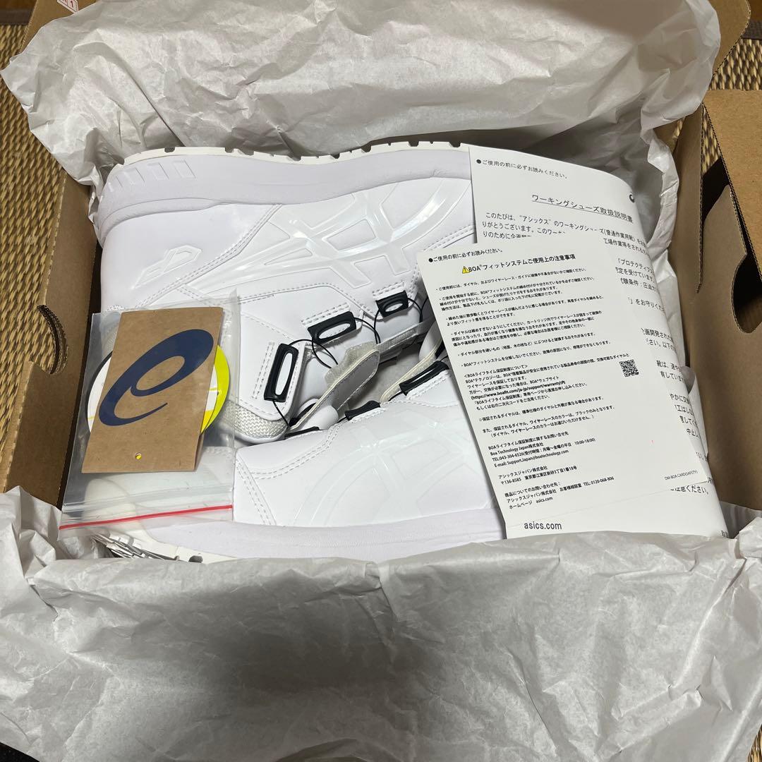 CP３０４asics BOA ホワイトスニーカー限定色27.５センチ