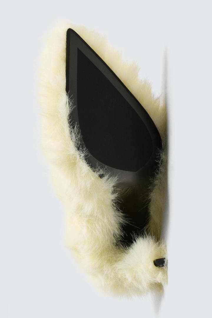 ZARA ハリーランバード フェイクファーシューズ DISNEY 白色 - メルカリ