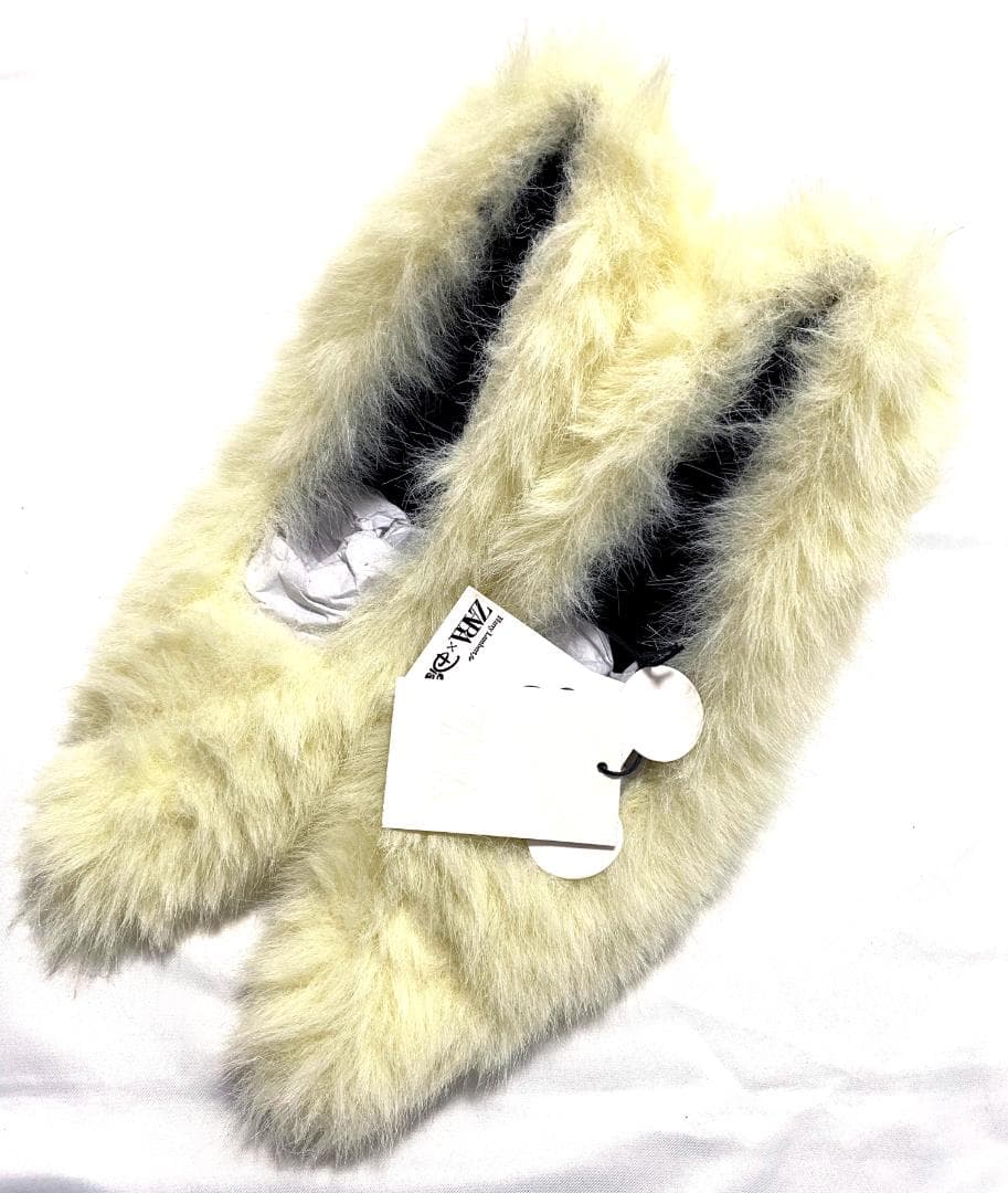 ZARA ハリーランバード フェイクファーシューズ DISNEY 白色 - メルカリ