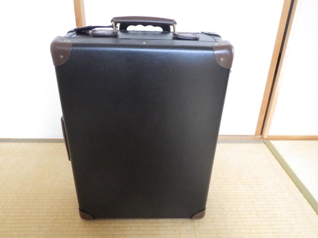 グローブトロッターキャリーケース　黒