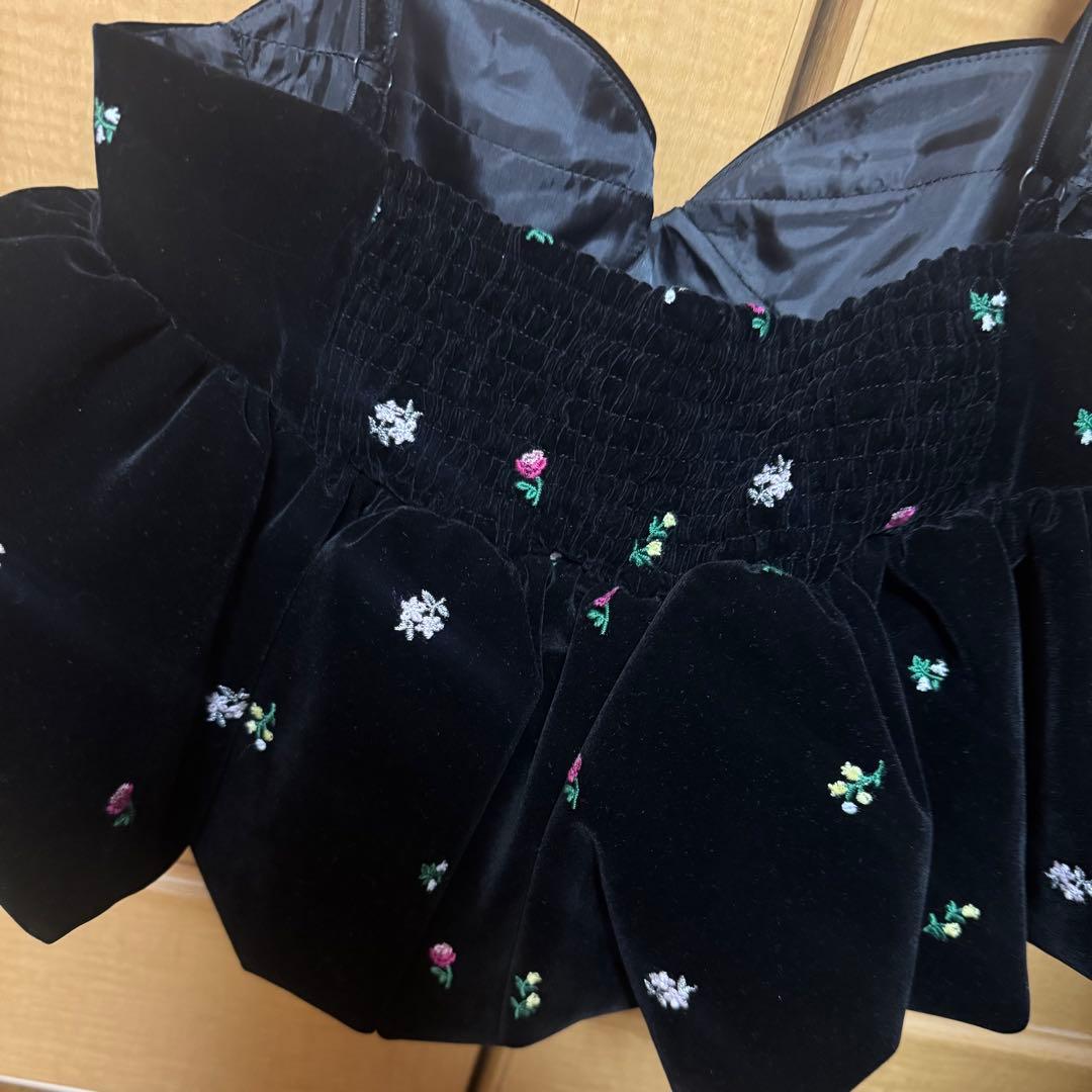 Bibiy. ビビィ B. STARRY BUSTIER