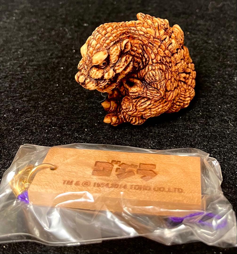 東宝怪獣根付 初代ゴジラ 木札 木箱付き ゴジラ 1954 未使用品 - メルカリ