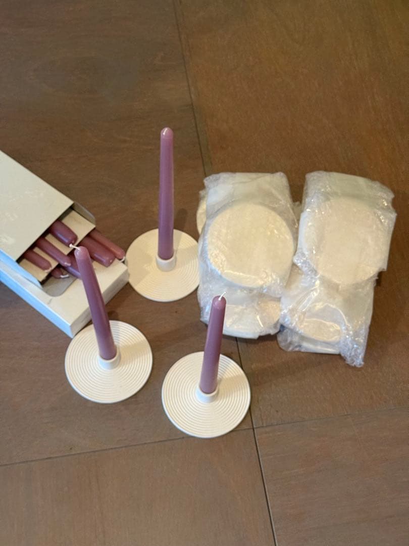 キャンドルとキャンドルホルダー