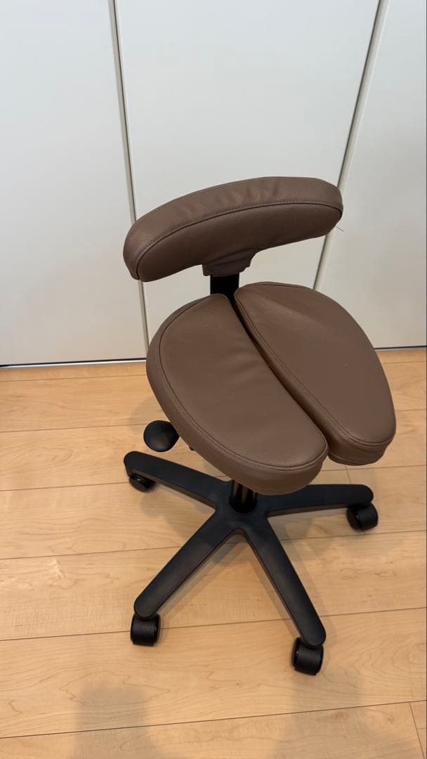 アーユル•チェアー　オクトパス