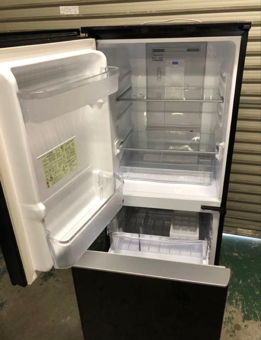 10h38 SHARP 単身用冷蔵庫 2ドア 黒 137L SJ-GD14C