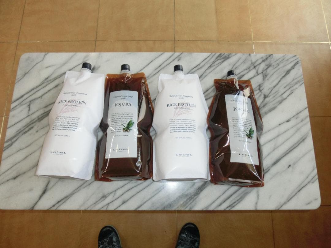 乾燥気味の髪にルベルホホバシャンプー2本ライスプロテイン２本