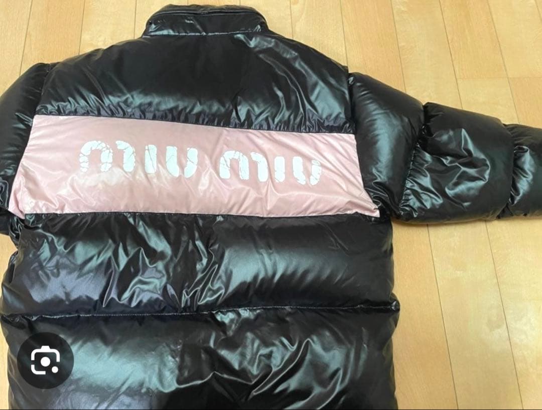 MIUMIU 正規品 バックロゴフード付きダウン 関税・送料込 MIU MIU ロゴ 総柄 ナイロン ダウンジャケット (MiuMiu
