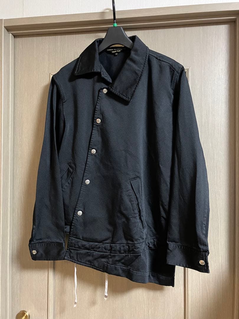 名作】18AW コムデギャルソン オム プリュス ポリ縮 ねじれコーチJK 黒