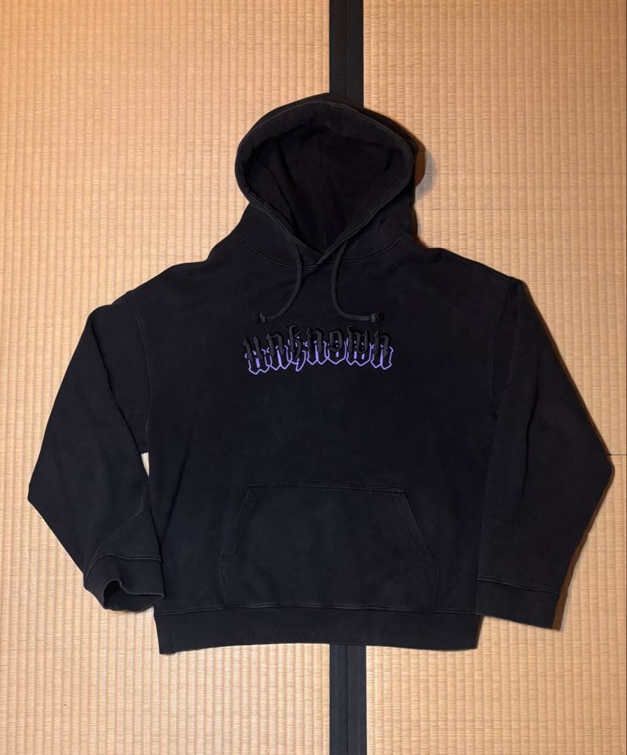 UNKNOWN ブラックパーカー　M