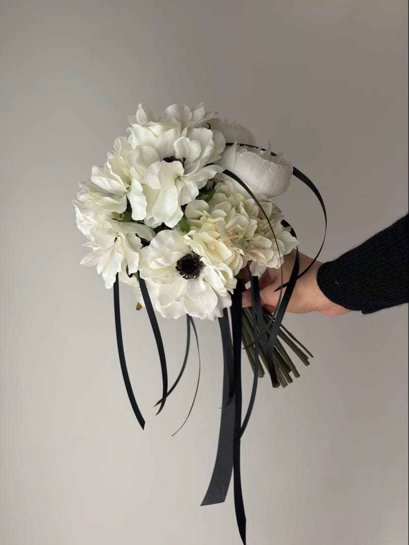 110.【ブートニア付】ウェディングブーケ　アーティシャルフラワー造花