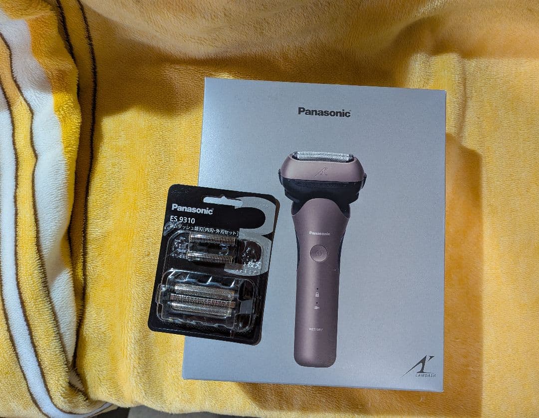 新品 パナソニック ES-L381W-N メンズシェーバー 3枚刃 替刃付